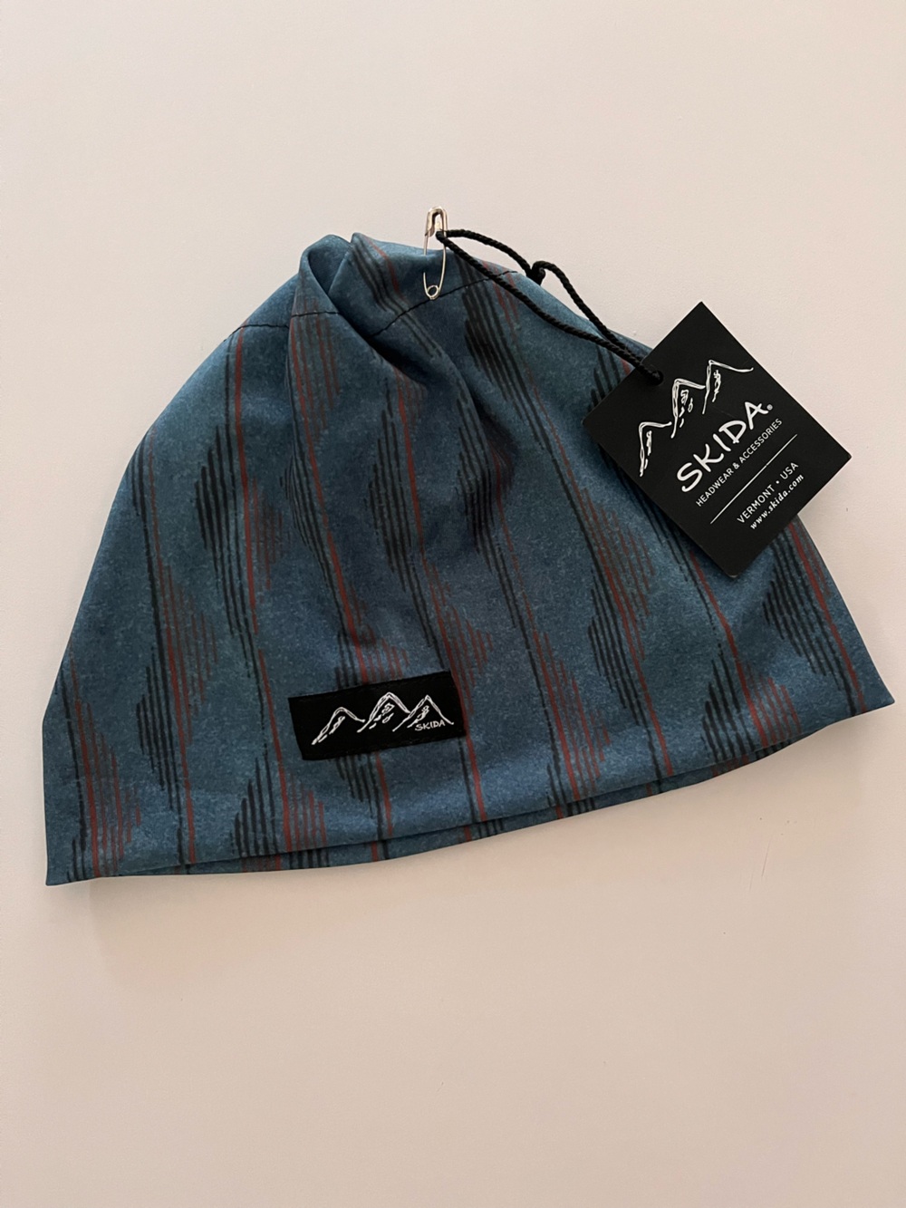 NWT Skida Pursuit Performance Hat Adult S/M Beanie - Skiing Hiking Running